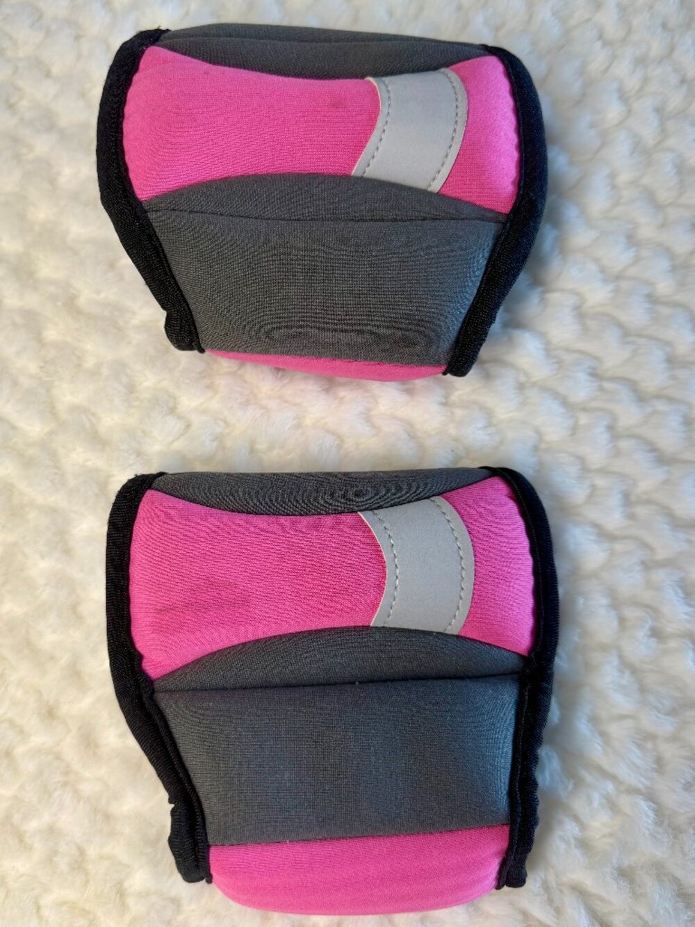 Golds Gym 3LB Pair Adjustable Ankle/Wrist Weights, Pink, 2 X 1.5 Lbs